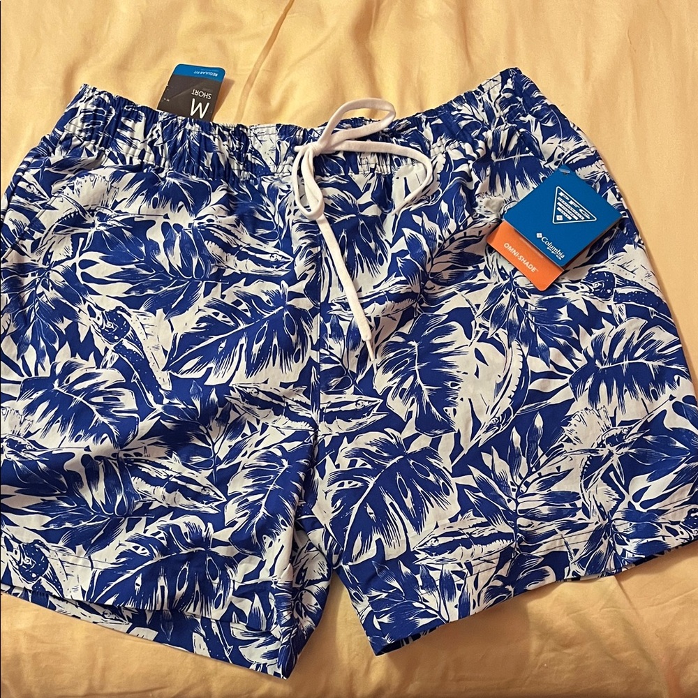 COLUMBIA Women’s Blue Tropical Leaf Shorts